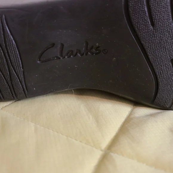 Clarks Women's Navy Flats with Stitch Detail - Picture 11 of 11